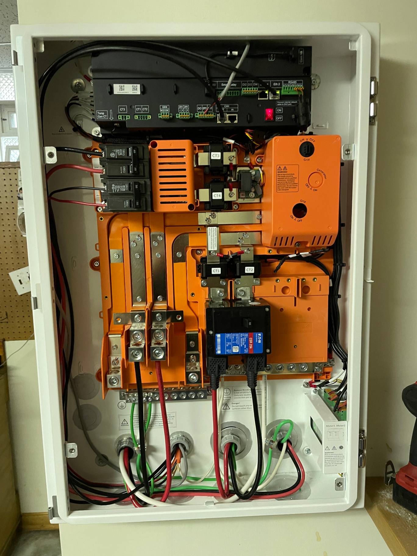 aGate Interior — Busbars, CTs & Controller